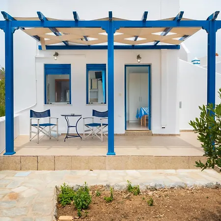 Ninemia Serifos 1